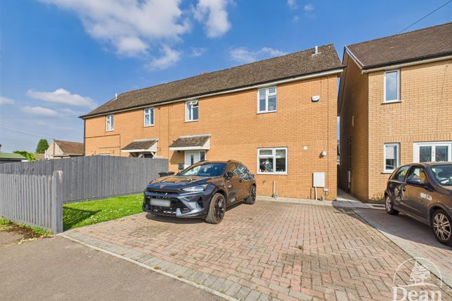 The Crescent, Berry Hill, Coleford 3 bed semi