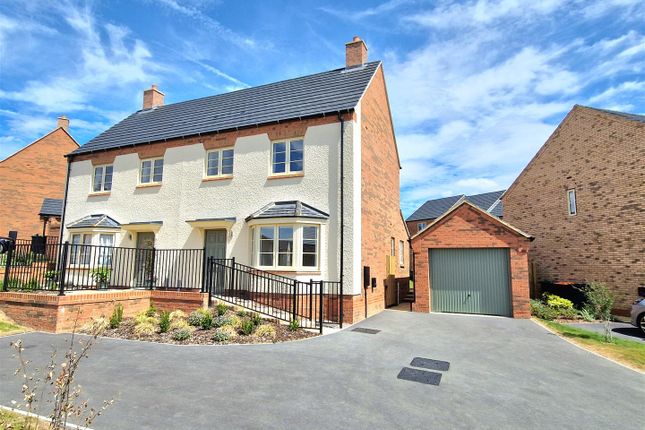 3 bed semi-detached house