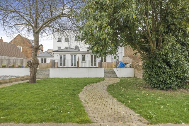 1 bedroom bungalow for sale