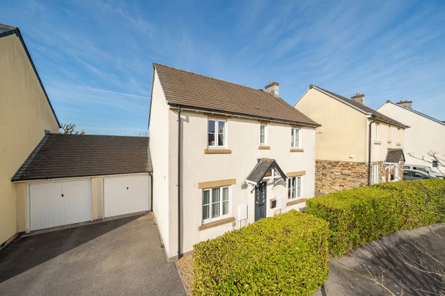 3 bedroom link detached house for sale