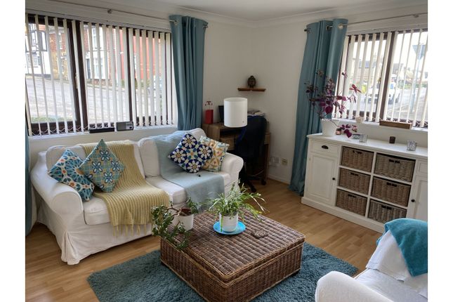 1 bedroom ground floor flat for sale