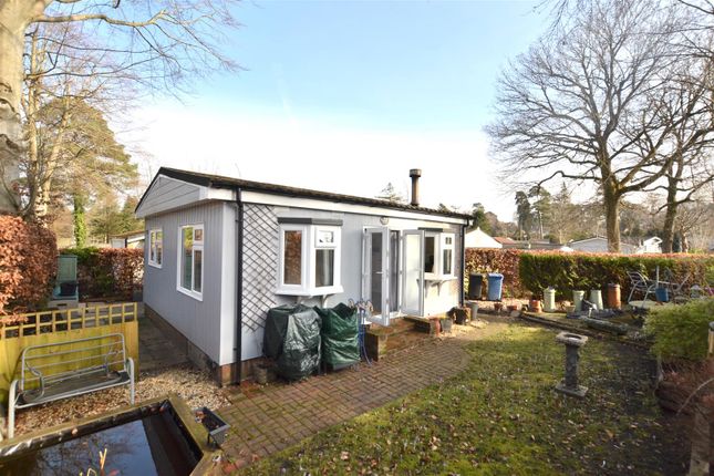 Rustic Glen, Grange Estate, Fleet GU52 1 bed mobile home for sale