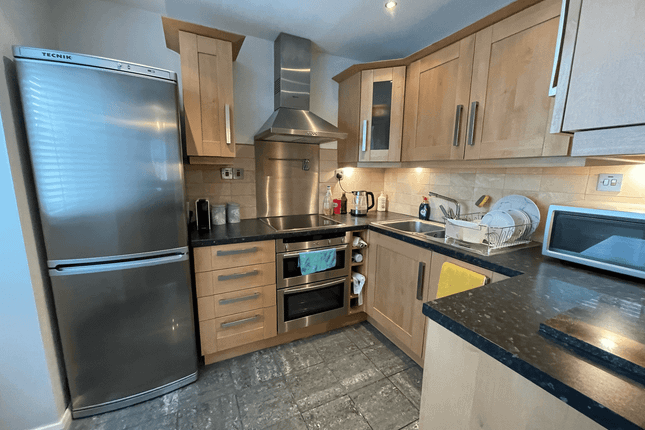 Emerald Close, London, E16 1 bed apartment for sale