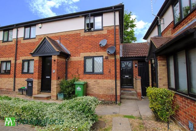 Hollybush Way, West Cheshunt 2 bed maisonette for sale
