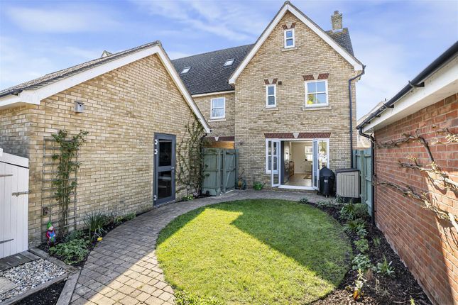 3 bedroom town house for sale
