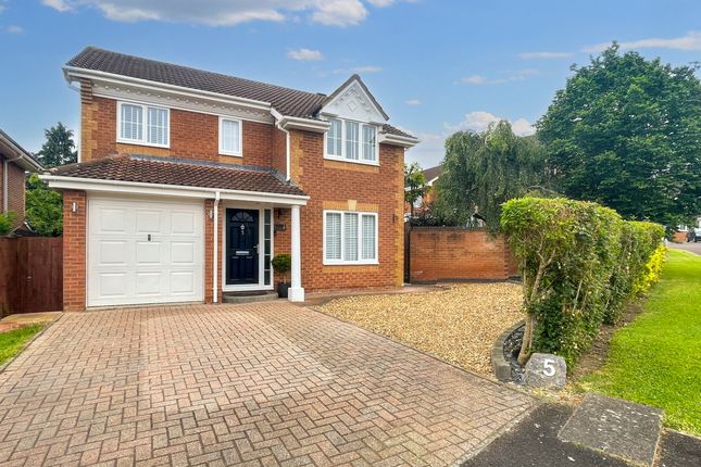 Warfield RG42 4 bed detached house for sale