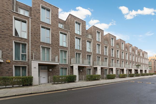 Starboard Way, Royal Wharf, London, E16 3 bed townhouse for sale