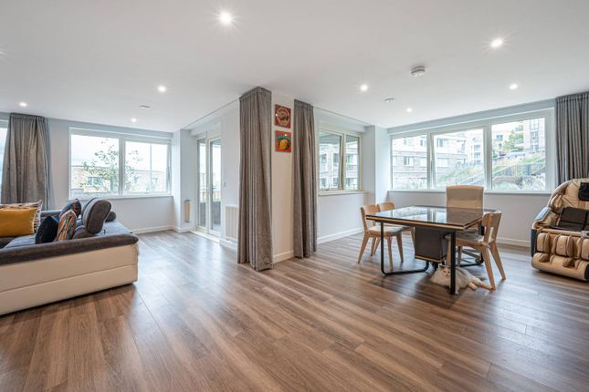 Medawar Drive, Mill Hill East... 3 bed flat for sale