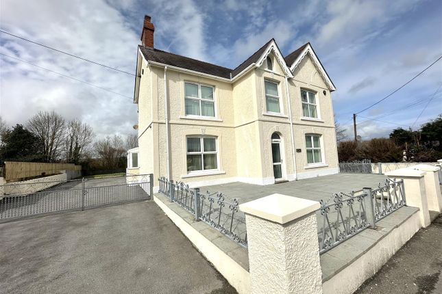Llanybydder, Carmarthenshire 4 bed detached house for sale