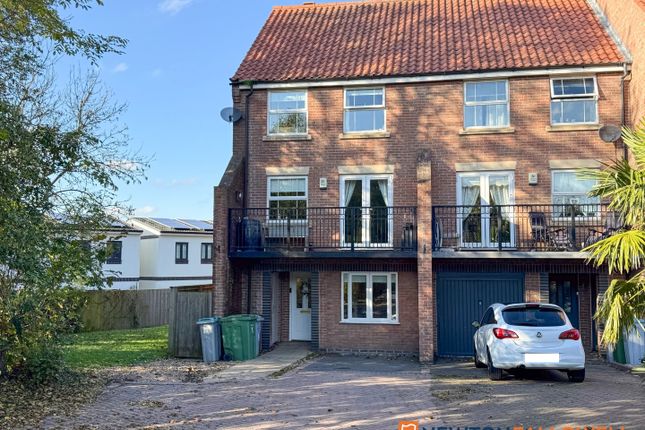 5 bedroom town house for sale