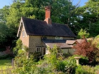 2 bedroom detached house for sale