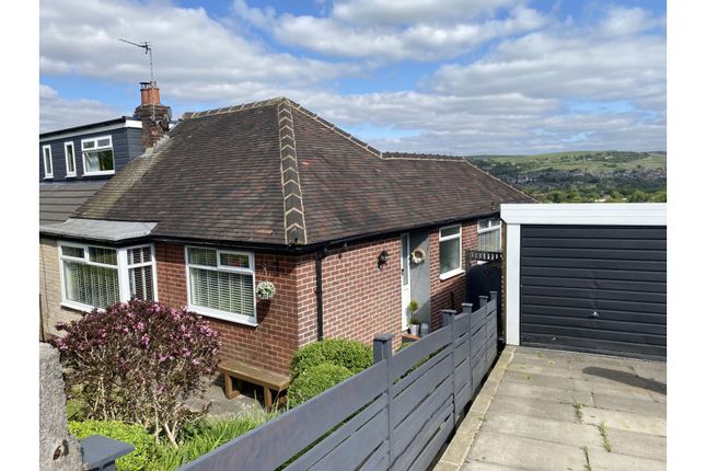 2 bedroom semi-detached bungalow for sale