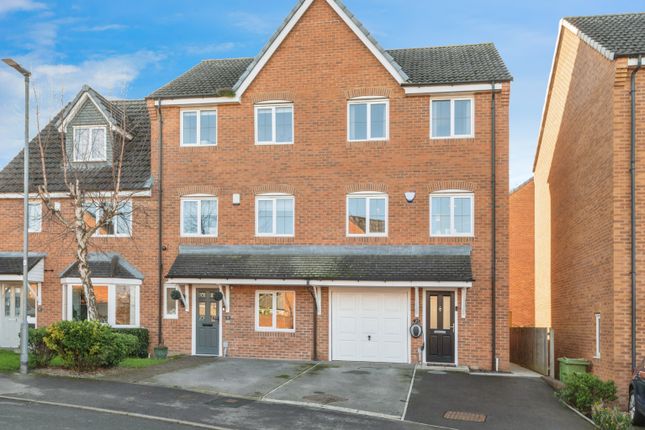 4 bedroom town house for sale