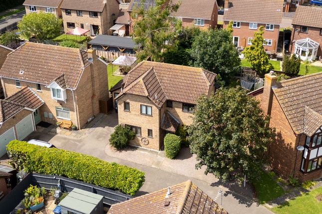 Peregrine Close, Hartford, Huntingdon. 3 bed detached house for sale