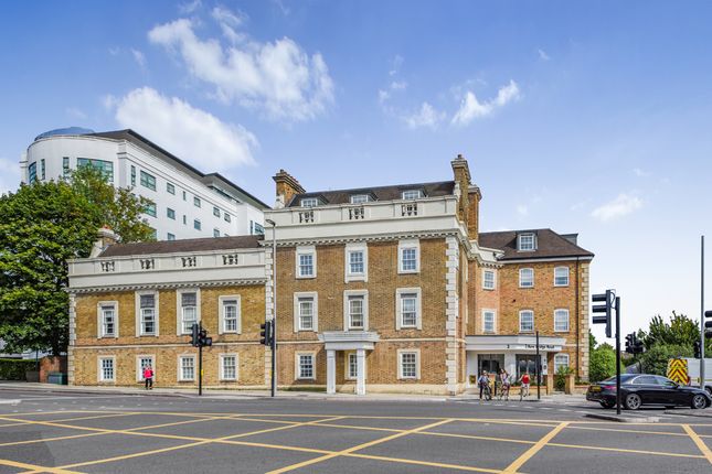 Kew Bridge Road, Brentford TW8 3 bed apartment for sale