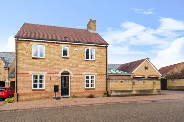 Copperfield Close, Fairfield, SG5 3 bed detached house for sale