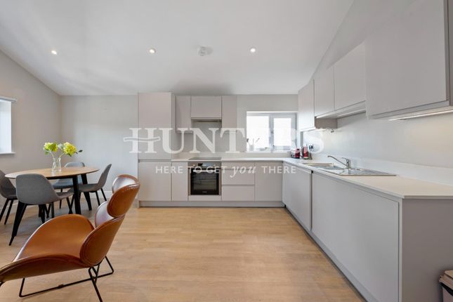 Waterloo Road, London, NW2 2 bed apartment for sale