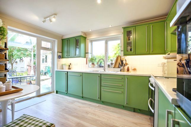 Oliver Road, Staplehurst, TN12 4 bed detached house for sale