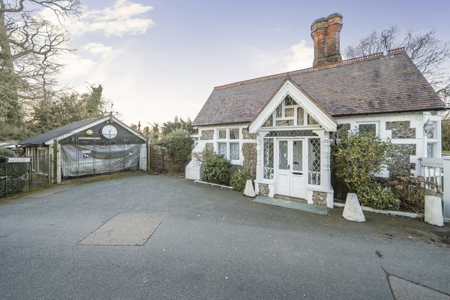 Bromley Common, Bromley 2 bed detached house for sale