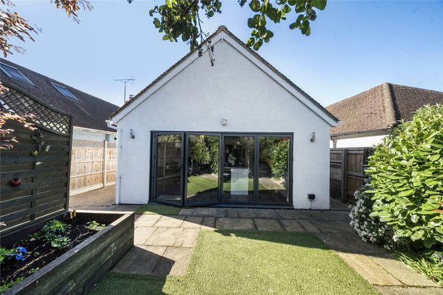 Dudley Close, Surrey KT15 3 bed bungalow for sale