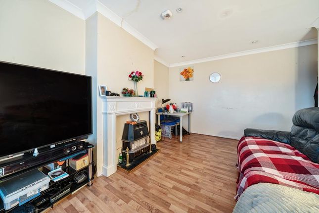 Slough,  Berkshire,  SL1 2 bed flat for sale