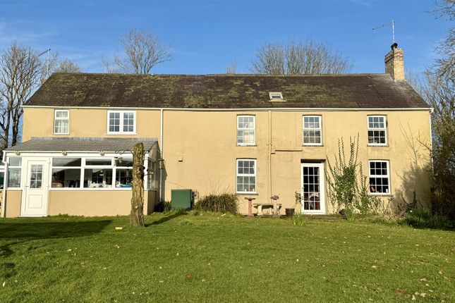 Pennant 7 bed property with land for sale