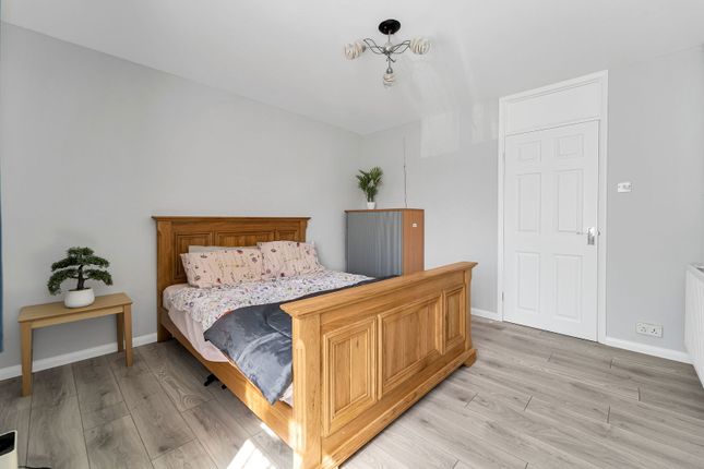 2 bedroom maisonette for sale