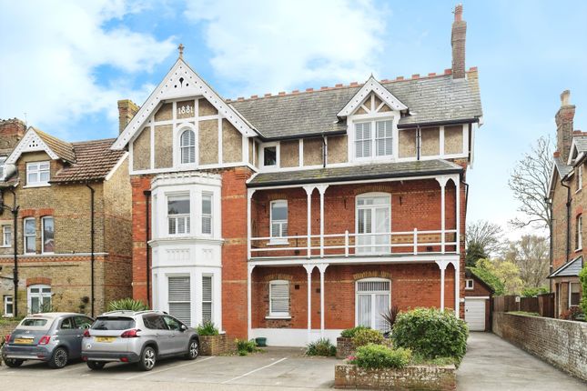 2 bed flat