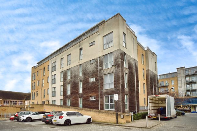 1 bedroom ground floor flat for sale