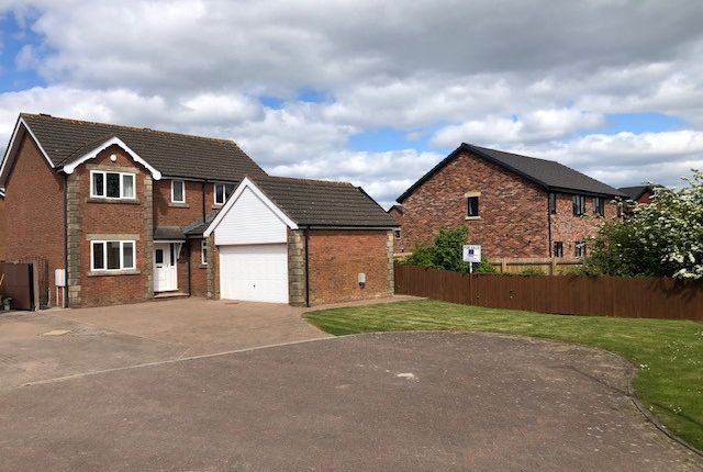 Linden Fold, Elswick PR4 5 bed detached house for sale