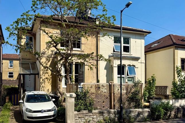 3 bed maisonette