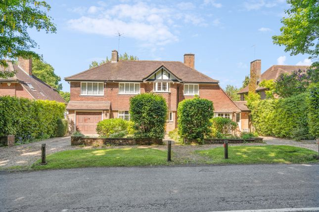 5 bed detached house