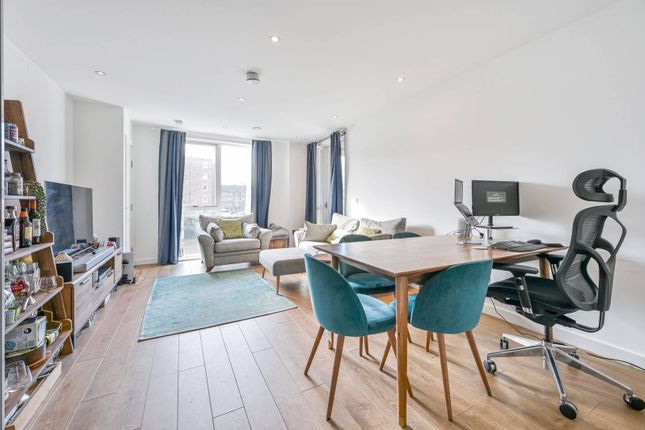 Kennard Apartments, Woolwich, London... 2 bed flat for sale
