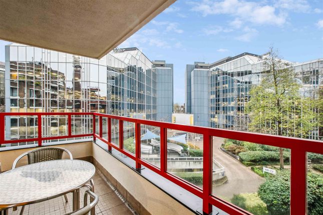 Sandringham House, Windsor Way... 2 bed flat for sale