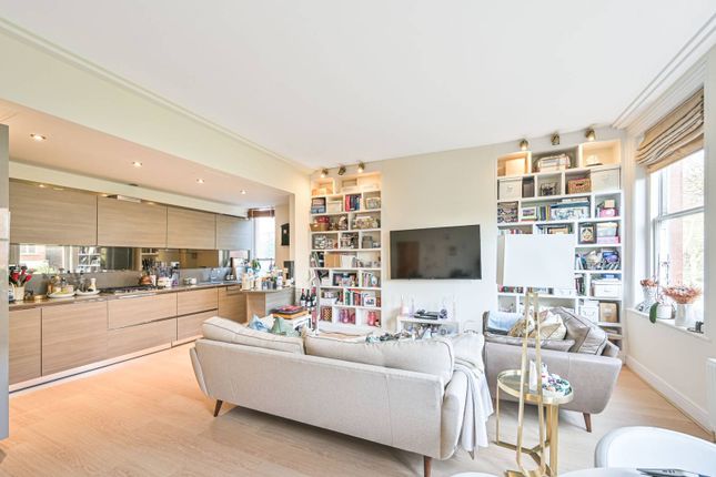 Westfield Lodge, Hampstead, London, NW3 1 bed flat for sale