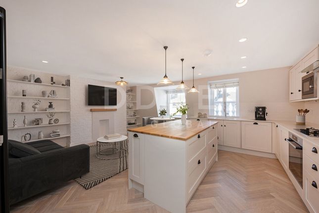 Coleherne Road, London, SW10 1 bed apartment for sale