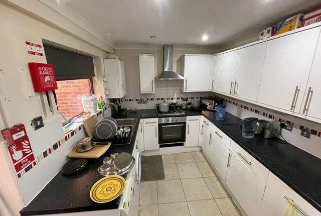 6 bedroom terraced house for sale