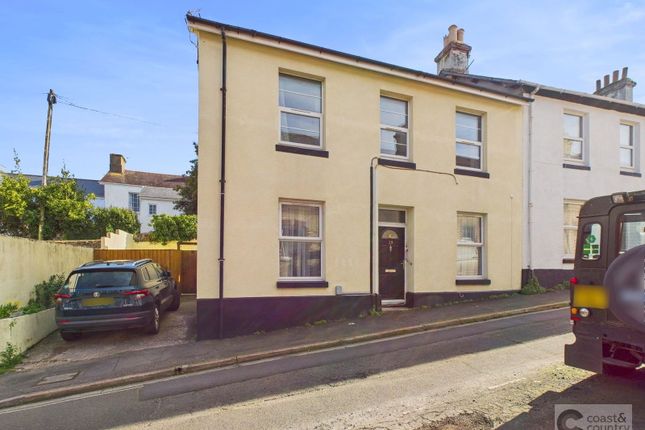 2 bedroom ground floor flat for sale
