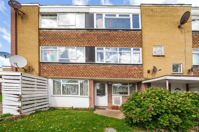 Walton Gardens, Wembley 2 bed maisonette for sale