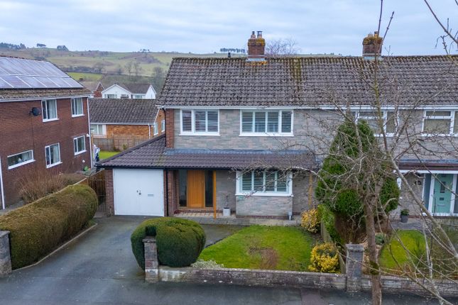 Pentrosfa Crescent, Llandrindod... 3 bed semi