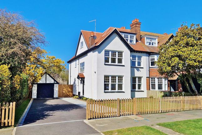 4 bedroom end of terrace house for sale