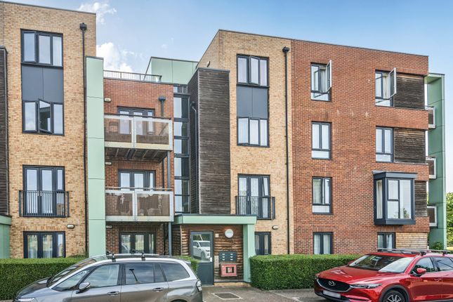 Aventine Avenue, Mitcham CR4 2 bed apartment for sale