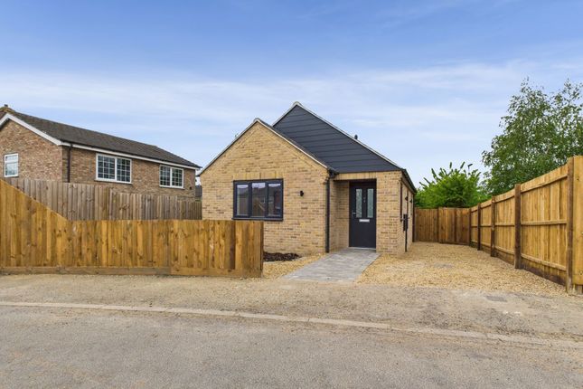 2 bedroom detached bungalow for sale