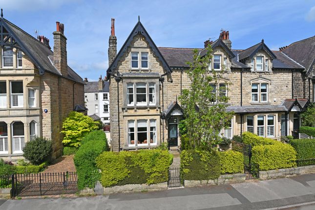 5 bedroom semi-detached house for sale