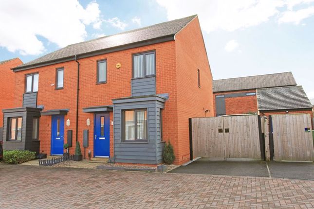 2 bedroom semi-detached house for sale