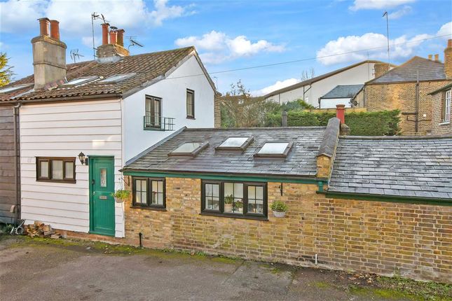 Buckhurst Hill, Buckhurst Hill, Essex 2 bed cottage for sale