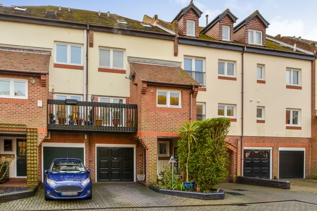 4 bedroom town house for sale