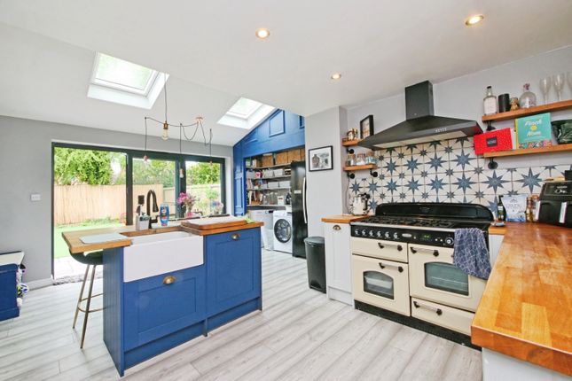 2 bedroom semi-detached house for sale