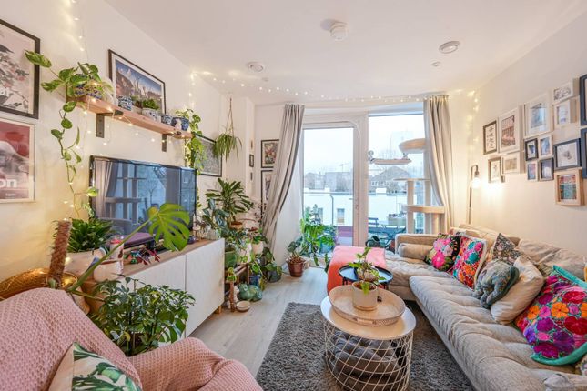 3 Corsican Square, London E3 2 bed flat for sale