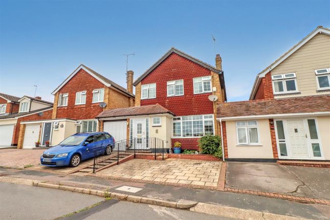3 bed link detached house